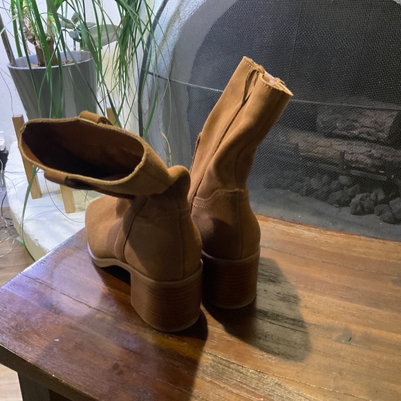 Steve Madden Brown Ankle Boots - Picture 3 of 9